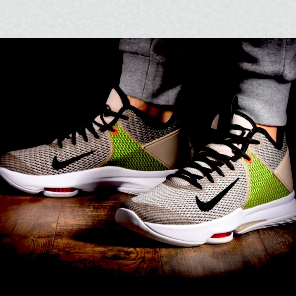 Men’s size 9.5, Nike LeBron Witness 4 Basketball Shoes